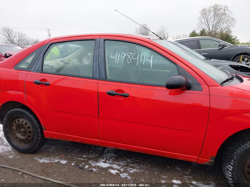2007 FORD FOCUS VIN: 1FAHP34N97W345174