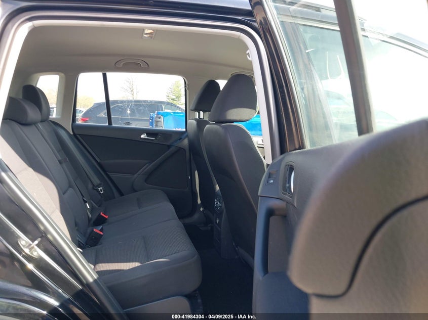 2015 VOLKSWAGEN TIGUAN VIN: WVGBV7AX4FW578893