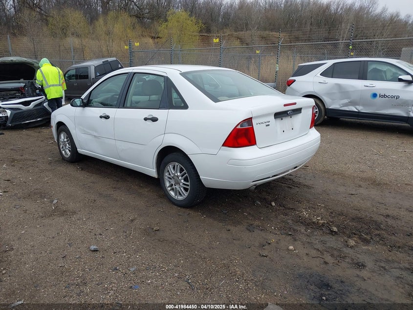 2007 FORD FOCUS VIN: 1FAFP34N07W289097