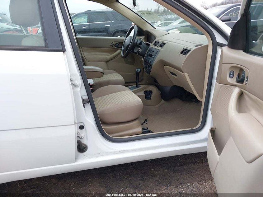 2007 FORD FOCUS VIN: 1FAFP34N07W289097