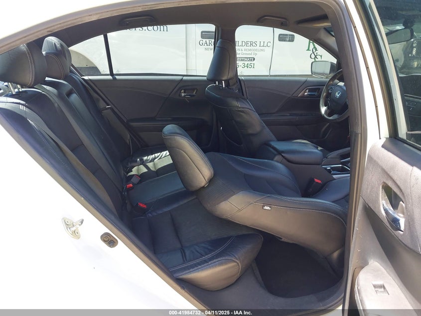 2016 HONDA ACCORD VIN: 1HGCR2F52GA049112