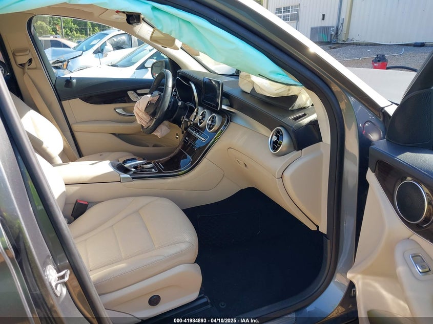 2017 MERCEDES-BENZ GLC 300 VIN: WDC0G4JB1HF124588