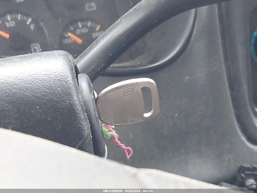 2005 Chevrolet Suburban Lt VIN: 1GNEC16Z05J141829 Lot: 41985299