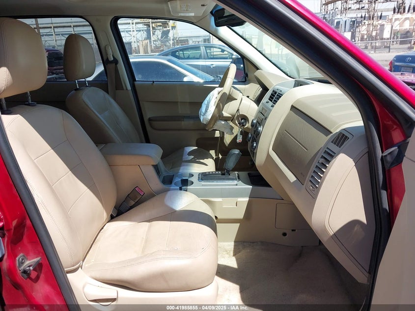 2008 FORD ESCAPE VIN: 1FMCU93198KD65749