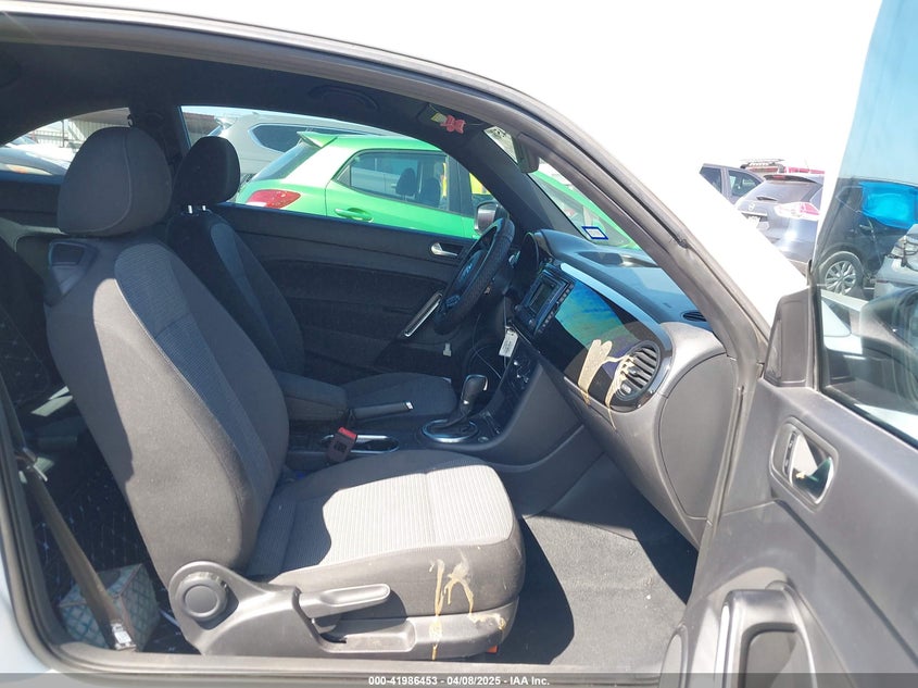 2018 VOLKSWAGEN BEETLE 2.0T COAST/2.0T S - 3VWFD7AT4JM715004