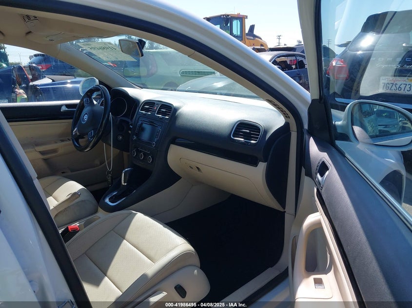 2014 VOLKSWAGEN JETTA SPORTWAGEN 2.0L TDI - 3VWPL7AJXEM608549