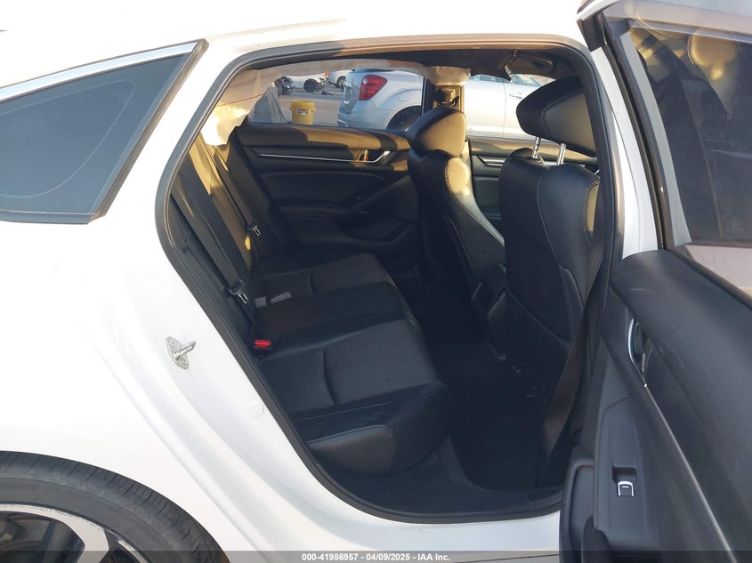2018 HONDA ACCORD VIN: 1HGCV1F3XJA264460