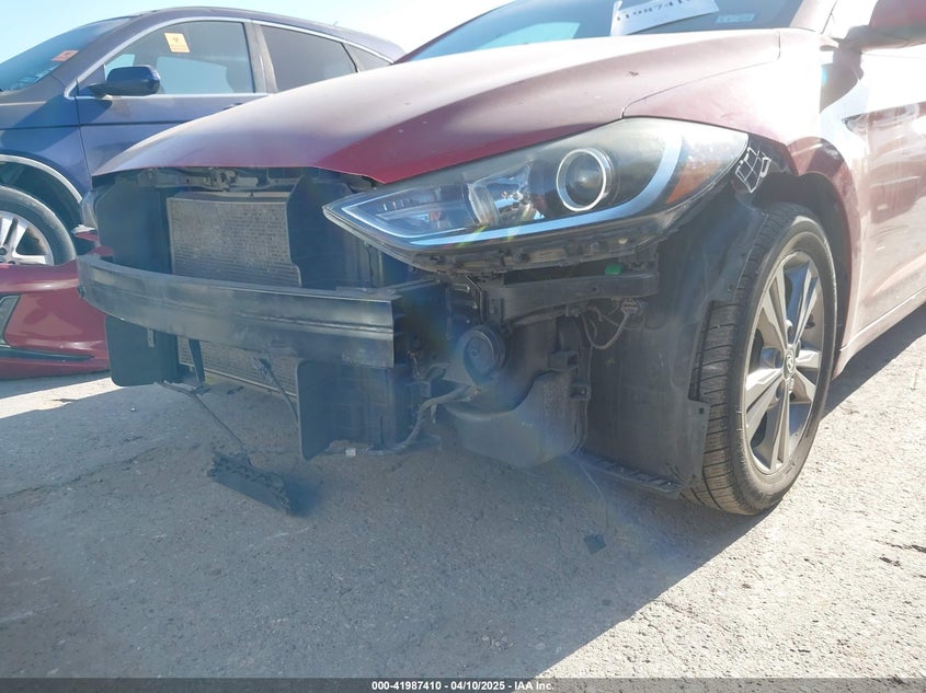 2017 HYUNDAI ELANTRA VIN: KMHD84LF0HU363593