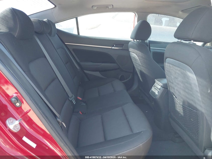 2017 HYUNDAI ELANTRA VIN: KMHD84LF0HU363593