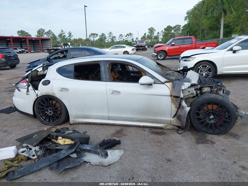 2016 PORSCHE PANAMERA 4 - WP0AA2A78GL006176