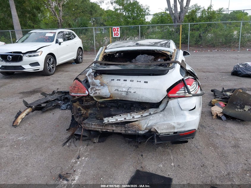 2016 PORSCHE PANAMERA 4 - WP0AA2A78GL006176