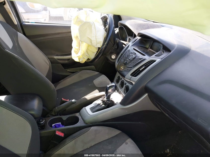 1FAHP3F25CL449546 2012 FORD FOCUS photo no. 5