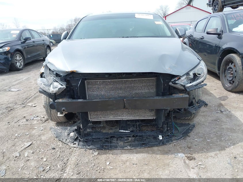 2018 HYUNDAI ELANTRA VIN: KMHD84LF9JU607893