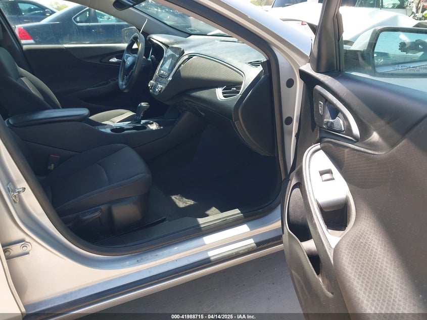 2019 CHEVROLET MALIBU VIN: 1G1ZD5ST1KF154001