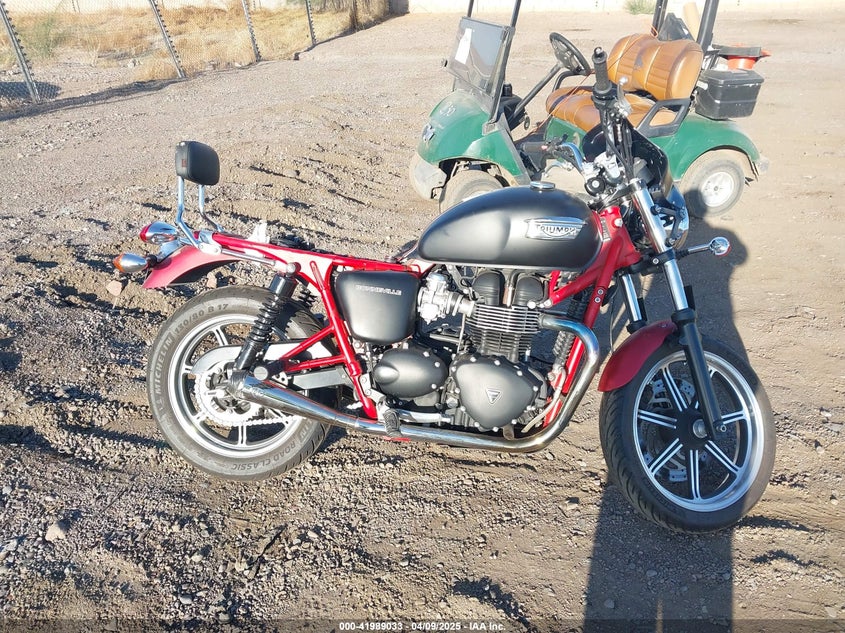 2013 TRIUMPH MOTORCYCLE BONNEVILLE - SMT900K10DT589330