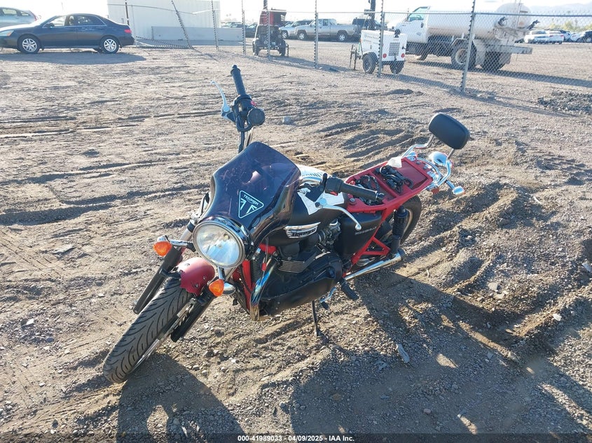2013 TRIUMPH MOTORCYCLE BONNEVILLE - SMT900K10DT589330