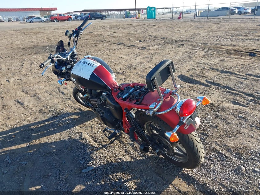 2013 TRIUMPH MOTORCYCLE BONNEVILLE - SMT900K10DT589330