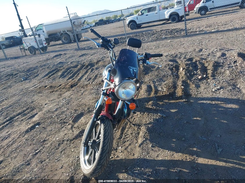 2013 TRIUMPH MOTORCYCLE BONNEVILLE - SMT900K10DT589330