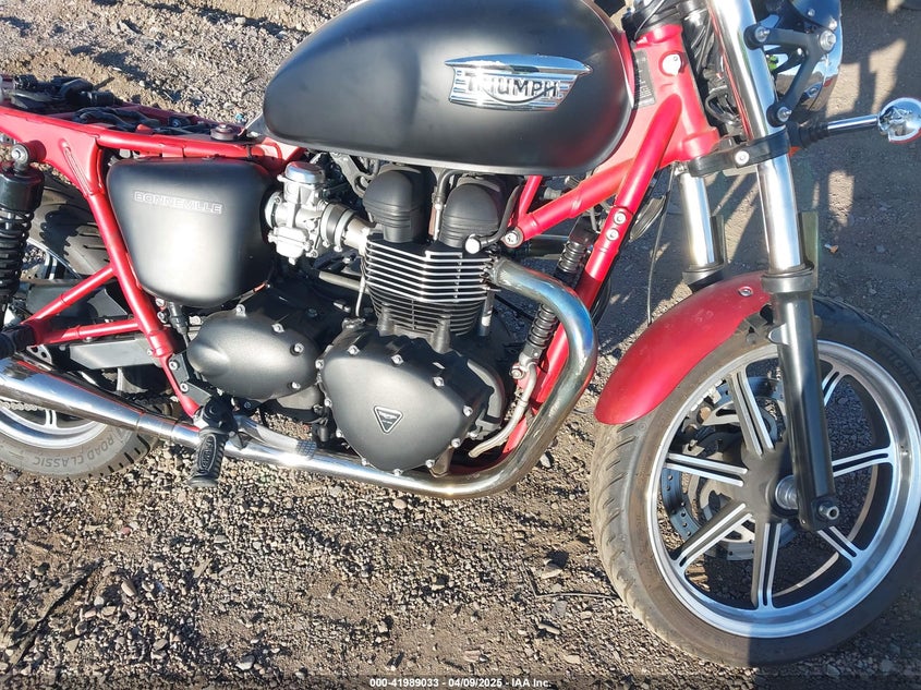 2013 TRIUMPH MOTORCYCLE BONNEVILLE - SMT900K10DT589330