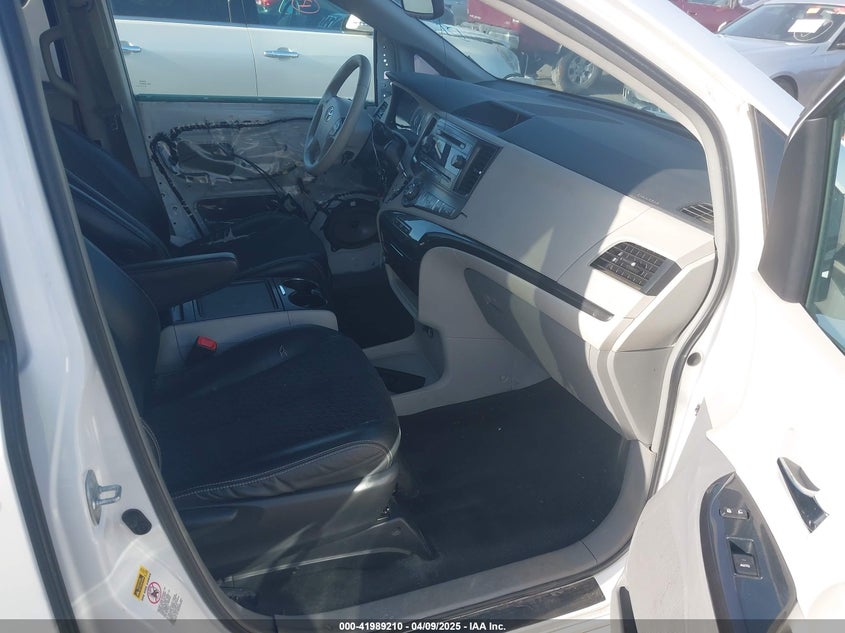 2012 TOYOTA SIENNA VIN: 5TDXK3DC1CS221798