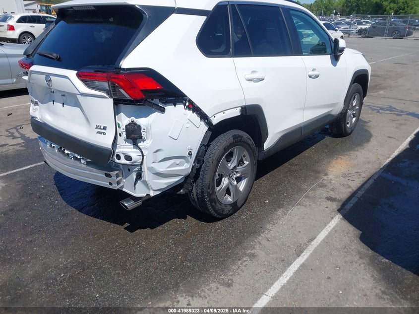 VIN 2T3P1RFV9NC294022 2022 TOYOTA RAV4 XLE