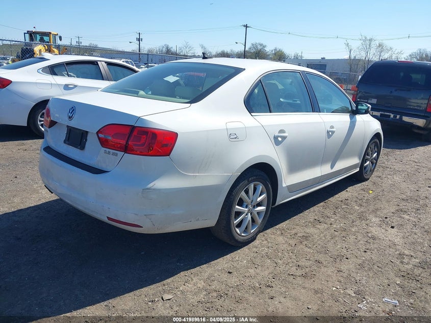 2013 VOLKSWAGEN JETTA 2.5L SE - 3VWDP7AJ6DM200247