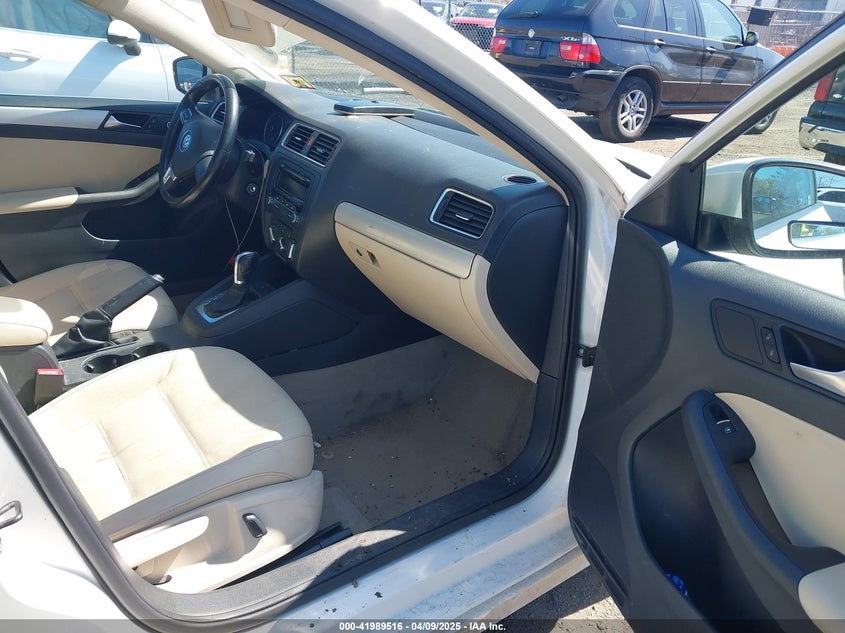 2013 VOLKSWAGEN JETTA 2.5L SE - 3VWDP7AJ6DM200247