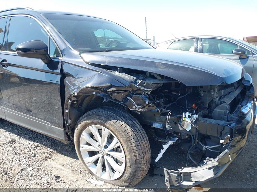 2020 VOLKSWAGEN TIGUAN VIN: 3VV1B7AX9LM121874