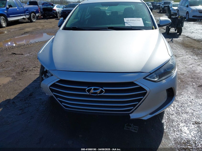 2018 HYUNDAI ELANTRA VIN: 5NPD74LF7JH261683