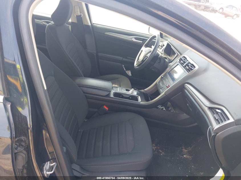 2020 FORD FUSION VIN: 3FA6P0HD2LR109793