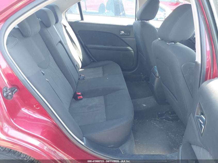 2010 MERCURY MILAN VIN: 3MEHM0HA5AR639365