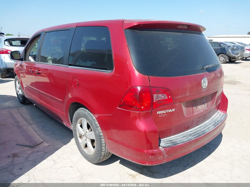 2V8HW34199R553825 2009 VOLKSWAGEN ROUTAN photo no. 3