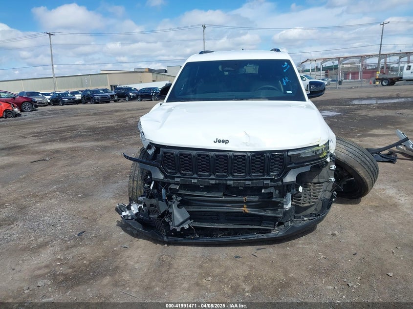 VIN 1C4RJHAG9PC640845 2023 JEEP GRAND CHEROKEE ALTITUDE 4X4
