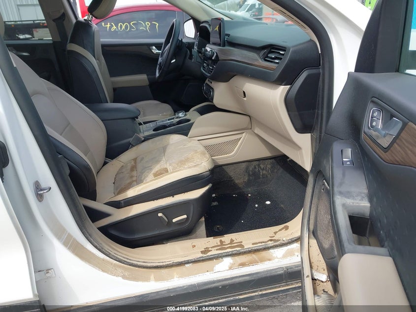 VIN 1FMCU9J99LUB45341 2020 FORD ESCAPE TITANIUM