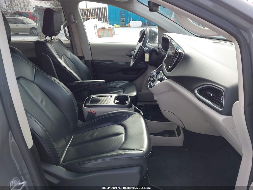 2022 CHRYSLER PACIFICA TOURING L - 2C4RC1BG1NR179368