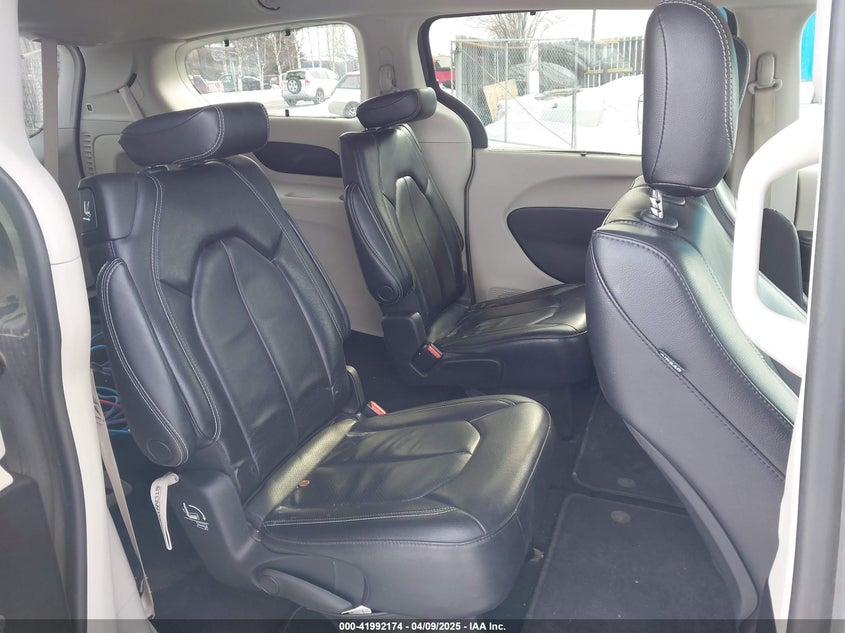 2022 CHRYSLER PACIFICA TOURING L - 2C4RC1BG1NR179368