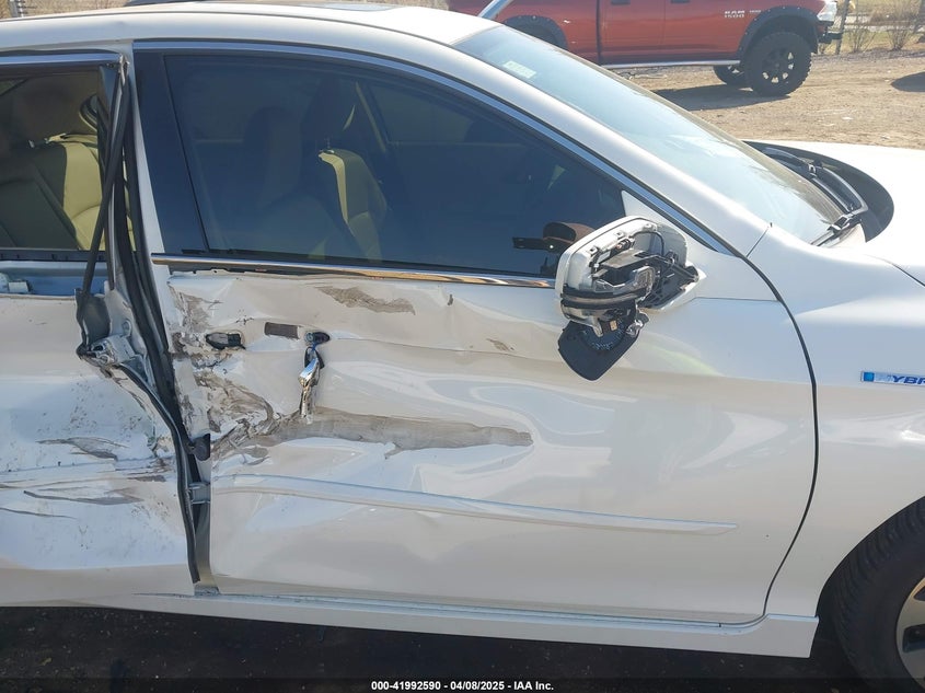2017 HONDA ACCORD HYBRID VIN: JHMCR6F77HC017381