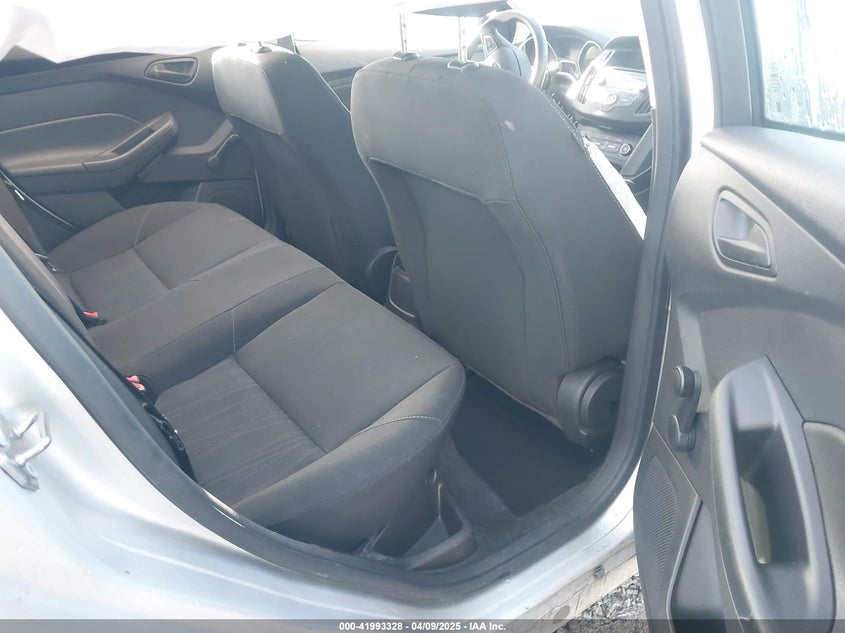 VIN 1FADP3E2XHL231075 2017 FORD FOCUS S
