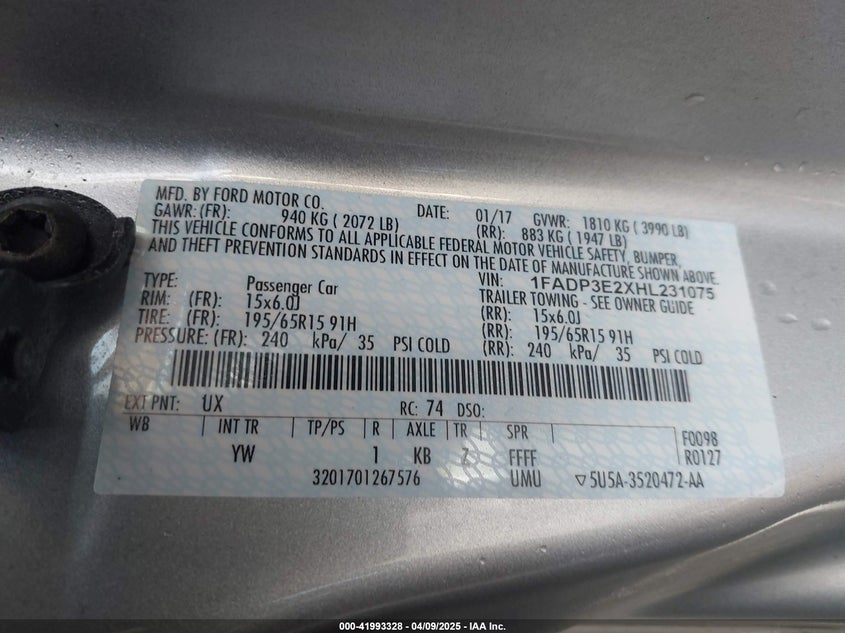 VIN 1FADP3E2XHL231075 2017 FORD FOCUS S