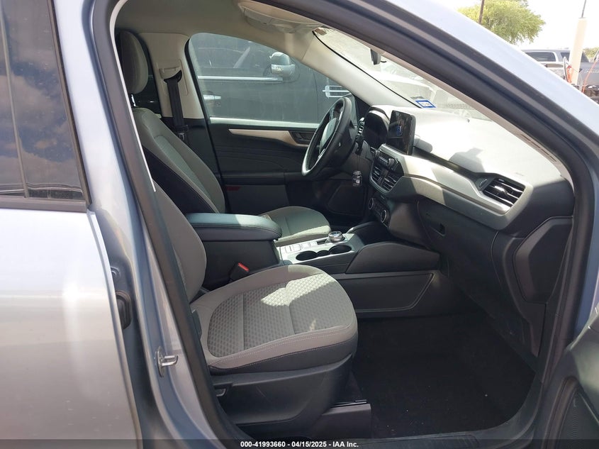 VIN 1FMCU9G69NUB31083 2022 FORD ESCAPE SE