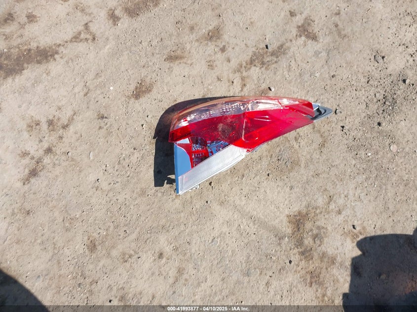 2019 TOYOTA COROLLA LE - 5YFBURHE2KP860511