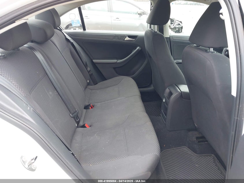 2014 VOLKSWAGEN JETTA 2.0L S - 3VW2K7AJ5EM329328