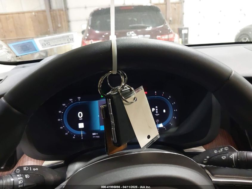 2023 Volvo Xc60 B5 Plus Dark Theme VIN: YV4L12RW7P1253928 Lot: 41995098