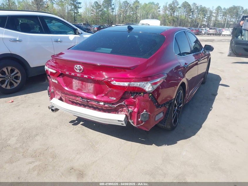 2018 TOYOTA CAMRY VIN: 4T1B61HK7JU601561