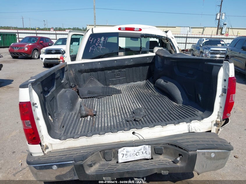 2011 CHEVROLET SILVERADO 1500 VIN: 3GCPKSE39BG403271