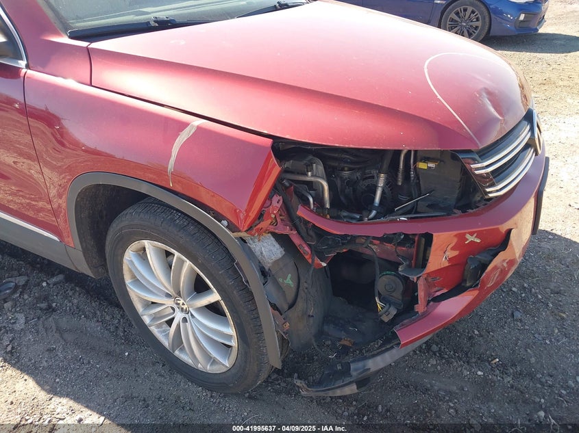 2016 VOLKSWAGEN TIGUAN VIN: WVGBV7AX4GW021564