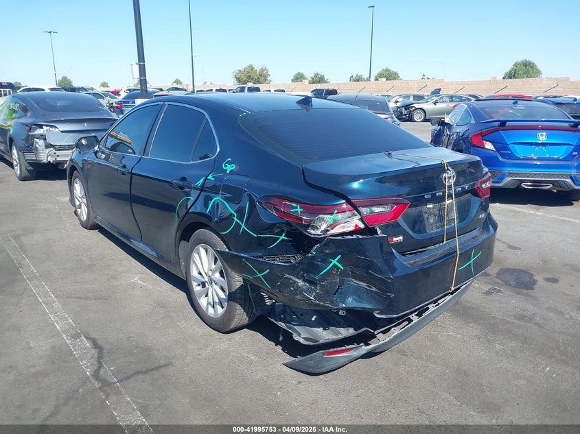 2021 TOYOTA CAMRY LE - 4T1C11AKXMU526906