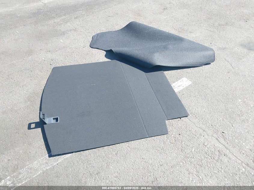 2021 TOYOTA CAMRY LE - 4T1C11AKXMU526906