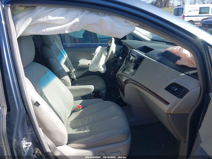 2014 TOYOTA SIENNA VIN: 5TDYK3DC2ES500586