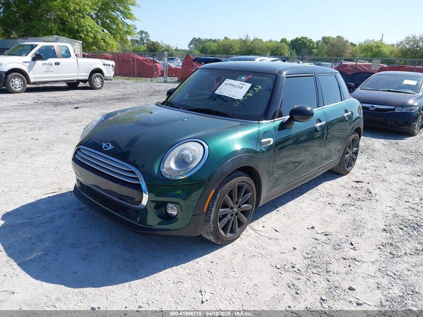 2015 MINI HARDTOP VIN: WMWXS5C56FT830225
